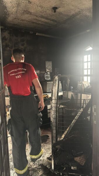 VÍDEO: Residência é afetada por incêndio em Porto União