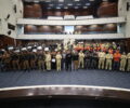 A sessÃ£o solene no plenÃ¡rio da Assembleia reconheceu atuaÃ§Ã£o das ForÃ§as de SeguranÃ§a do ParanÃ¡ no Rio Grande do Sul | Foto: Orlando Kissner/Alep