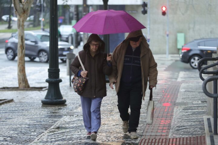 Frio segue no Paraná até a próxima semana; chuva congelada e neve descartadas | Foto: Alessandro Vieira/CC