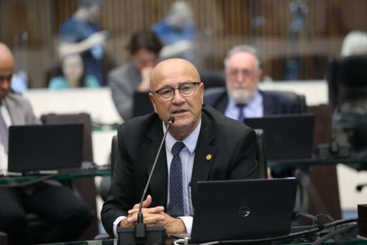 O deputado Luiz Claudio Romanelli (PSD) é coordenador da Frente Parlamentar de Promoção Municipalista | Foto: Divulgação/Assessoria Parlamentar