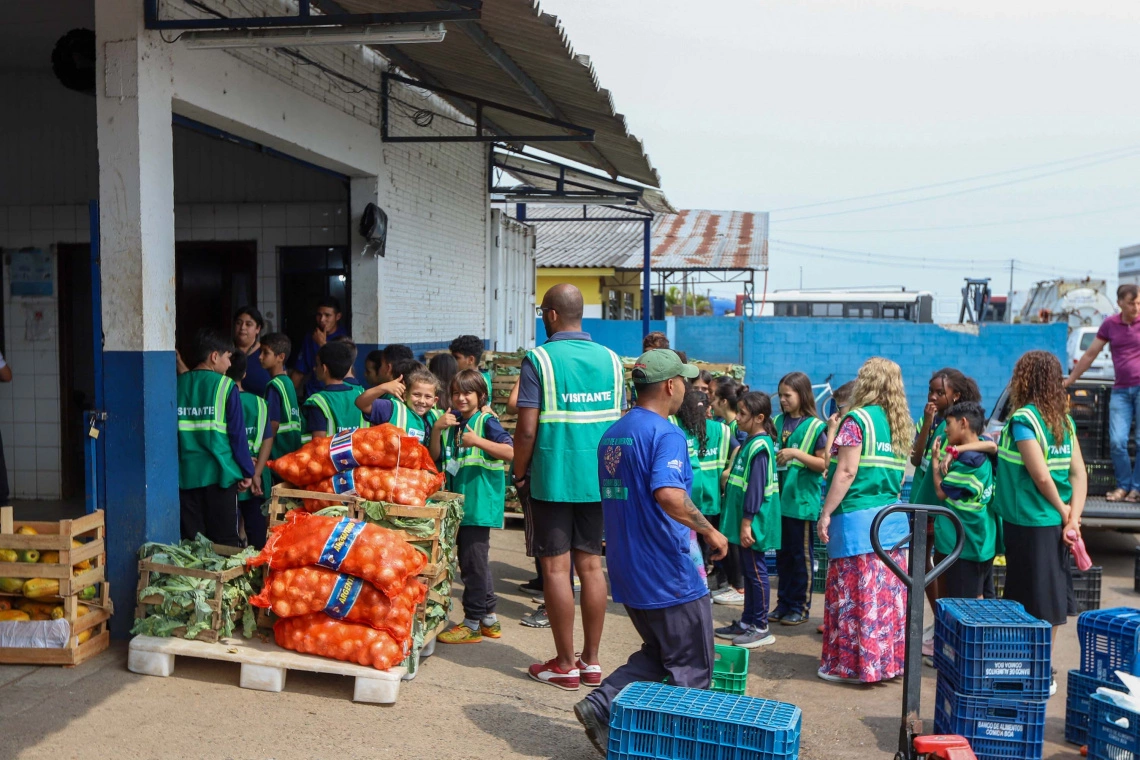 Programa virou exemplo global e recebe crianças para aprendizado contra desperdício. Foto: Geraldo Bubniak/AEN