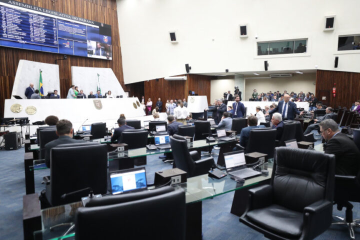 O texto foi votado na primeira, das duas sessões plenárias ordinárias realizadas nesta terça-feira (22) | Foto: Orlando Kissner/Alep