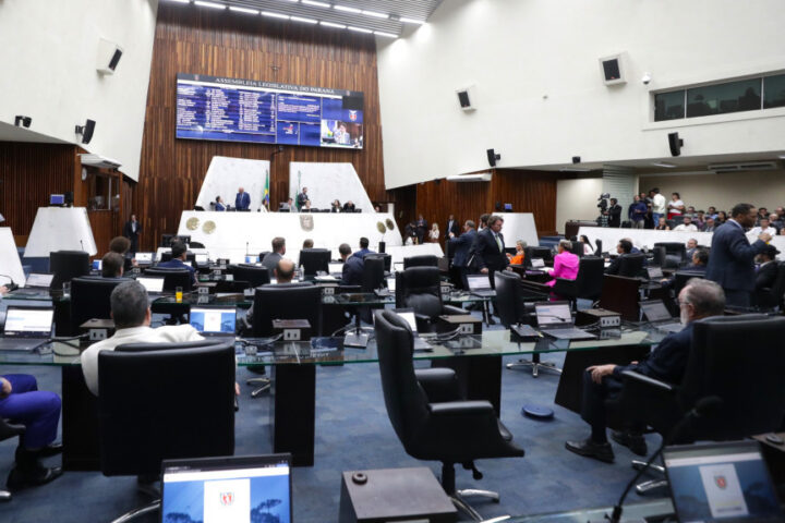 Pauta de votações da sessão plenária desta segunda-feira (10) contou com sete itens | Foto: Orlando Kissner/Alep