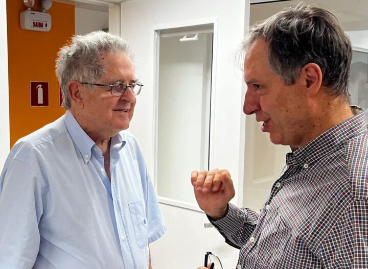 Professor Renato, sócio fundador do Curso Positivo que deu início ao grupo empresarial Positivo, ainda comanda o curso pré-vestibular mais tradicional do Paraná e orienta professores, pais e alunos para obter o melhor rendimento nas aulas e nos estudos | Foto: Divulgação/Positivo