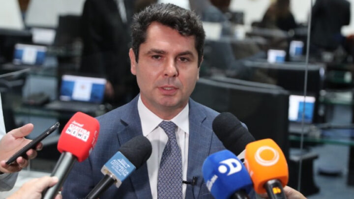 Proposta apresentada pelo deputado Alexandre Curi (PSD) confere maior segurança jurídica às entidades que atuam no Paraná | Foto: Valdir Amaral/Alep
