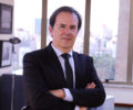 Natural de UniÃ£o da VitÃ³ria, o desembargador federal Fernando Quadros da Silva construiu uma sÃ³lida e respeitada trajetÃ³ria no direito pÃºblico brasileiro | Foto: DivulgaÃ§Ã£o/TRF-4