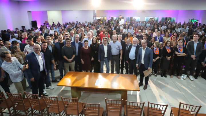 Sessão Especial ocorreu na noite desta quinta-feira (15) | Foto: Valdir Amaral/Alep