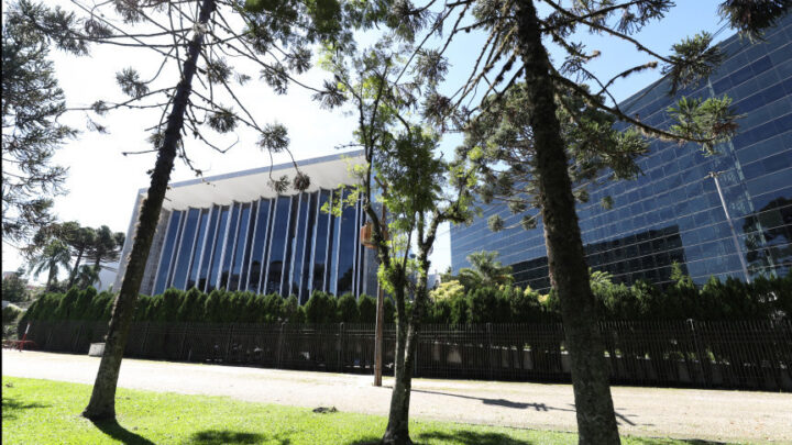 A pauta da sessão plenária de segunda-feira (12) será composta por 13 itens | Foto: Orlando Kissner/Alep