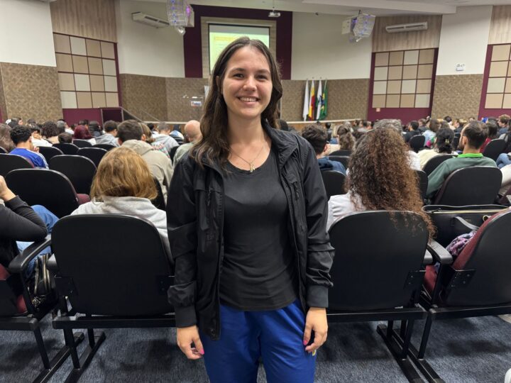 Estudante Natalie Fernanda Lopes de Souza, do Instituto de Educação Estadual de Maringá | Foto: Adilson Borges/Itaipu Parquetec