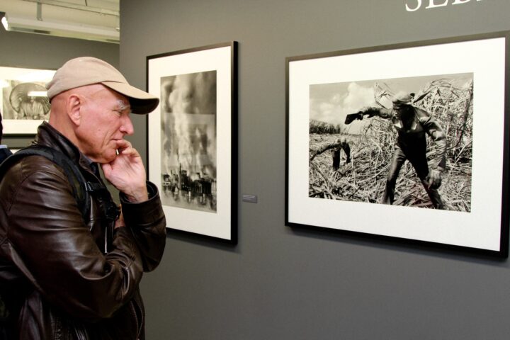 Sebastião Salgado participou da abertura da exposição de suas fotografias no Ecomuseu da Itaipu