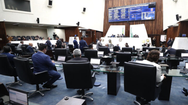 Nesta terça-feira (17) foram realizadas duas sessões plenárias | Foto: Orlando Kissner/Alep