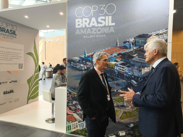Valter Correia da Silva, secretário extraordinário para a COP30 (à esq), e o diretor da Itaipu Carlos Carboni | Foto: Romeu de Bruns/Itaipu