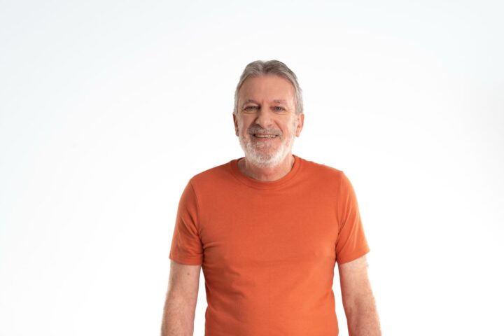 O professor Mateos é quem orienta os alunos do Curso Positivo para que aproveitem da melhor forma possível o tempo que têm para estudar | Foto: Nizo Gomide
