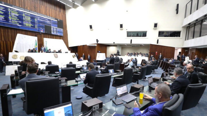 Nesta terça-feira (30) foram realizadas duas sessões plenárias | Foto: Orlando Kissner/Alep