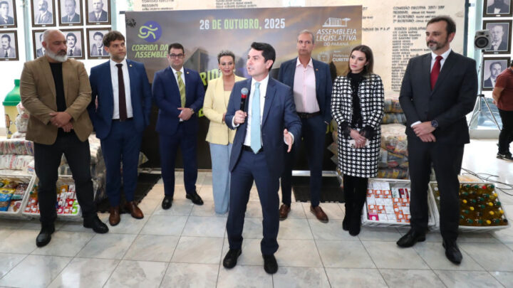 Entrega foi realizada no início da tarde desta terça-feira, no Hall de Entrada do Prédio Administrativo da Casa | Foto: Orlando Kissner/Alep