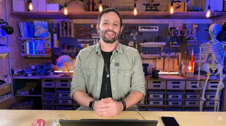 Iberê Thenório é responsável pelo canal Manual do Mundo | Foto: Captura de tela