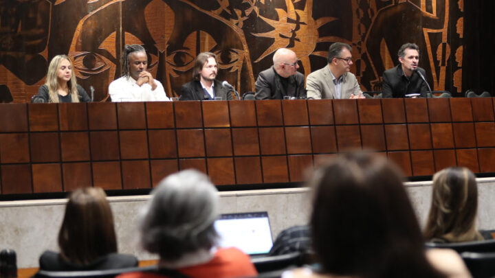 O encontro reuniu gestores, pesquisadores e representantes de diferentes segmentos culturais para discutir o uso das novas tecnologias | Foto: Valdir Amaral/Alep