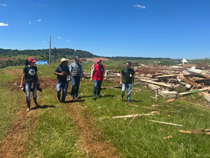 Destroços de uma das igrejas do assentamento | Foto: Fabiane Ariello/Itaipu Binacional