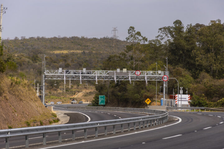 O requerimento busca esclarecer pontos críticos da transição tecnológica nas rodovias paranaenses | Foto: AgênciaSP
