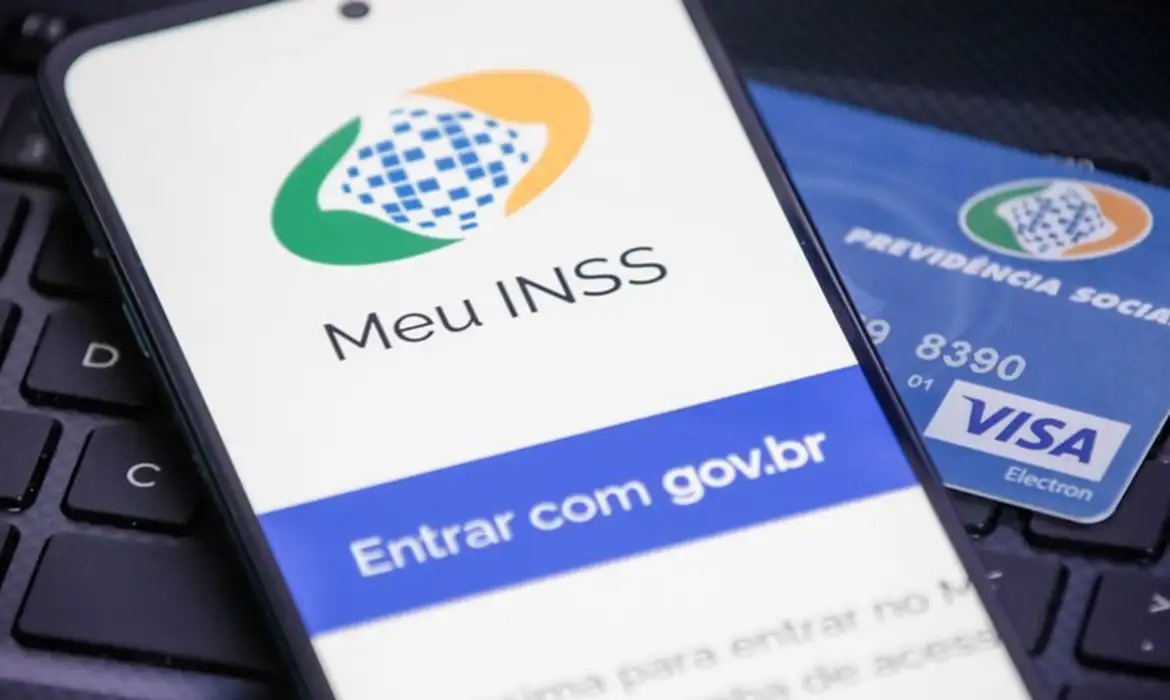 INSS não vai pagar aposentadoria a quem não tem nova identidade? Entenda