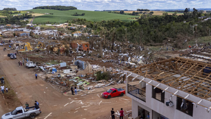 O objetivo da proposta é reduzir os impactos de eventos climáticos extremos e garantir mais segurança, conforto e bem-estar à comunidade escolar | Foto: Roberto Dziura Jr/AEN