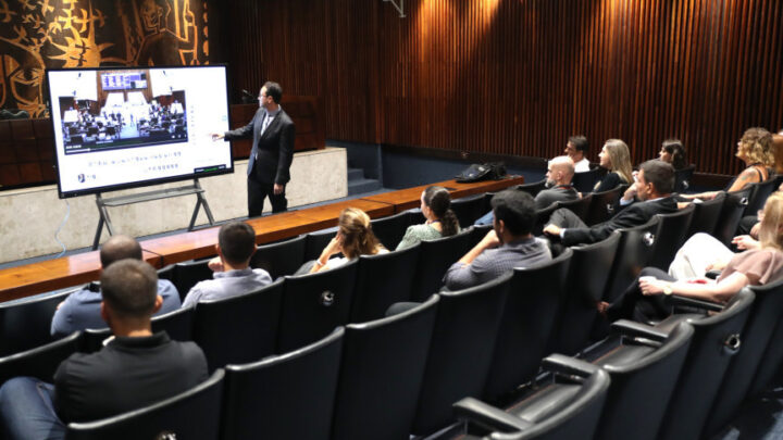 Nova ferramenta foi apresentada aos assessores de comunicação da Casa na manhã desta segunda-feira | Foto: Valdir Amaral/Alep