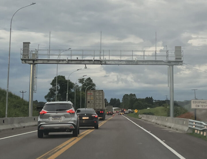 Na ação, os deputados questionam pontos legais sobre a implantação do sistema de cobrança eletrônica “free flow” | Foto: Divulgação/Assessoria Parlamentar