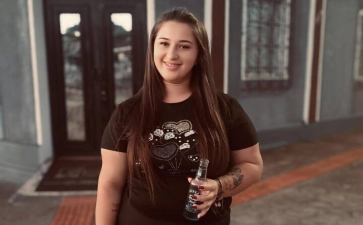 Jovem de 21 anos é morta com três golpes no pescoço em Canoinhas