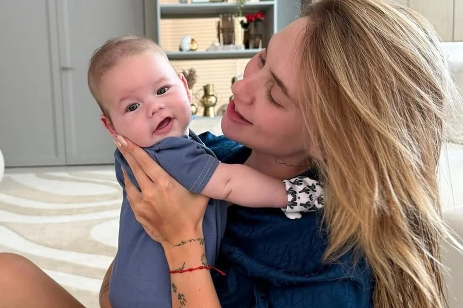 Salário de cinco dígitos: veja quanto vai ganhar a babá do filho de Virginia
