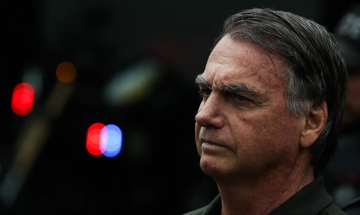 PGR dá parecer favorável à prisão domiciliar de Bolsonaro