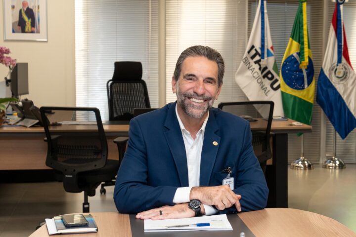 Diretor-geral brasileiro da Itaipu, Enio Verri. “Ao produzir energia a baixo custo, temos a obrigação de contribuir para melhorar a vida da população" | Foto: Sara Cheida/Itaipu Binacional