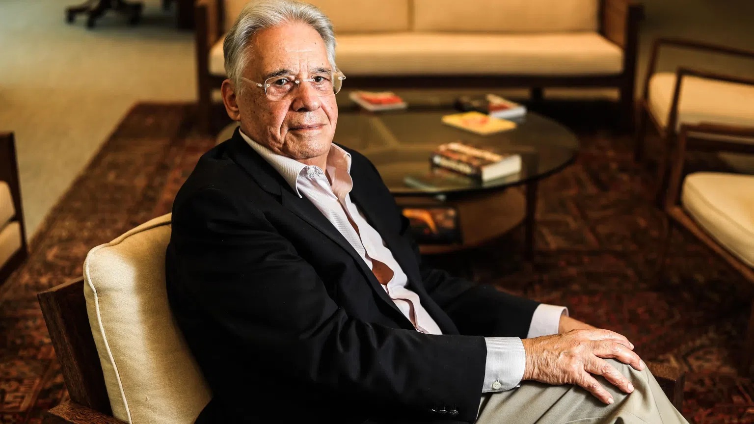 Justiça aceita pedido de filhos para interdição de FHC