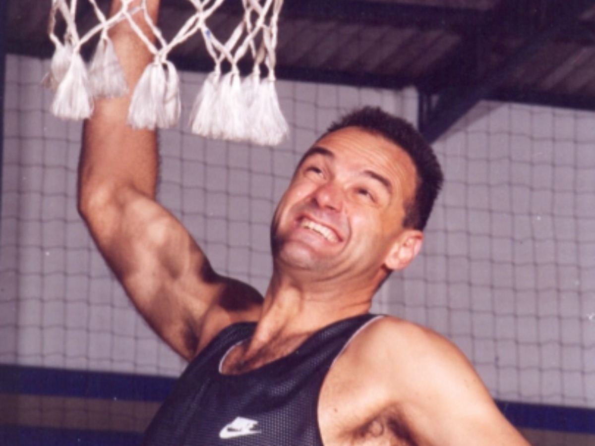 Morre Oscar Schmidt, lenda do basquete, aos 68 anos