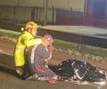 Socorrista chora sobre corpo de filho morto em acidente na BR-376