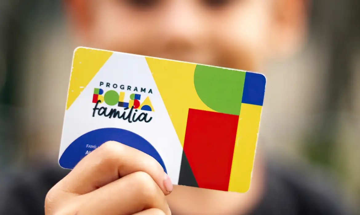Caixa começa a pagar Bolsa Família de maio; veja calendário