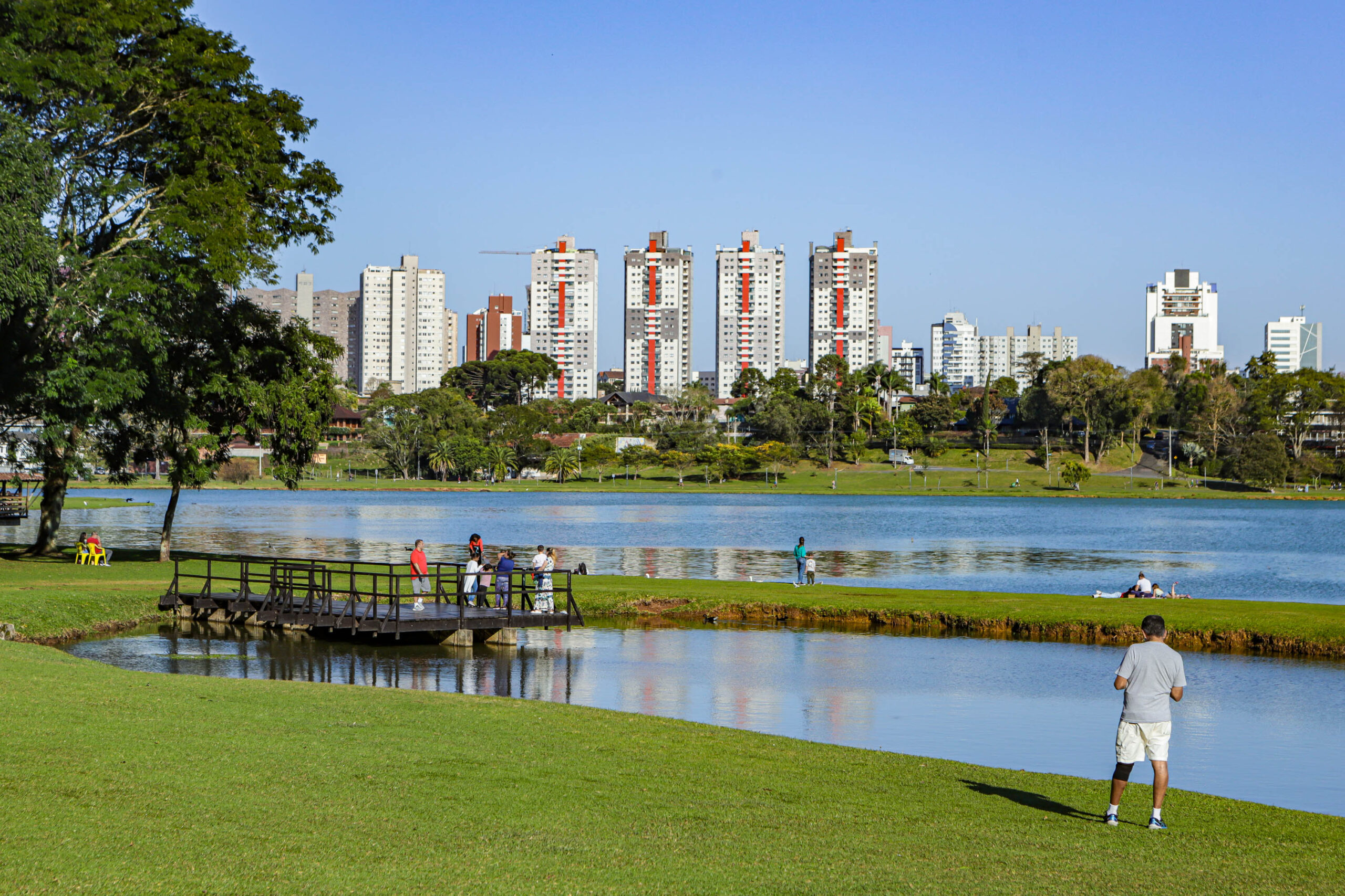 Semana de tempo estável antecede frente fria no Paraná