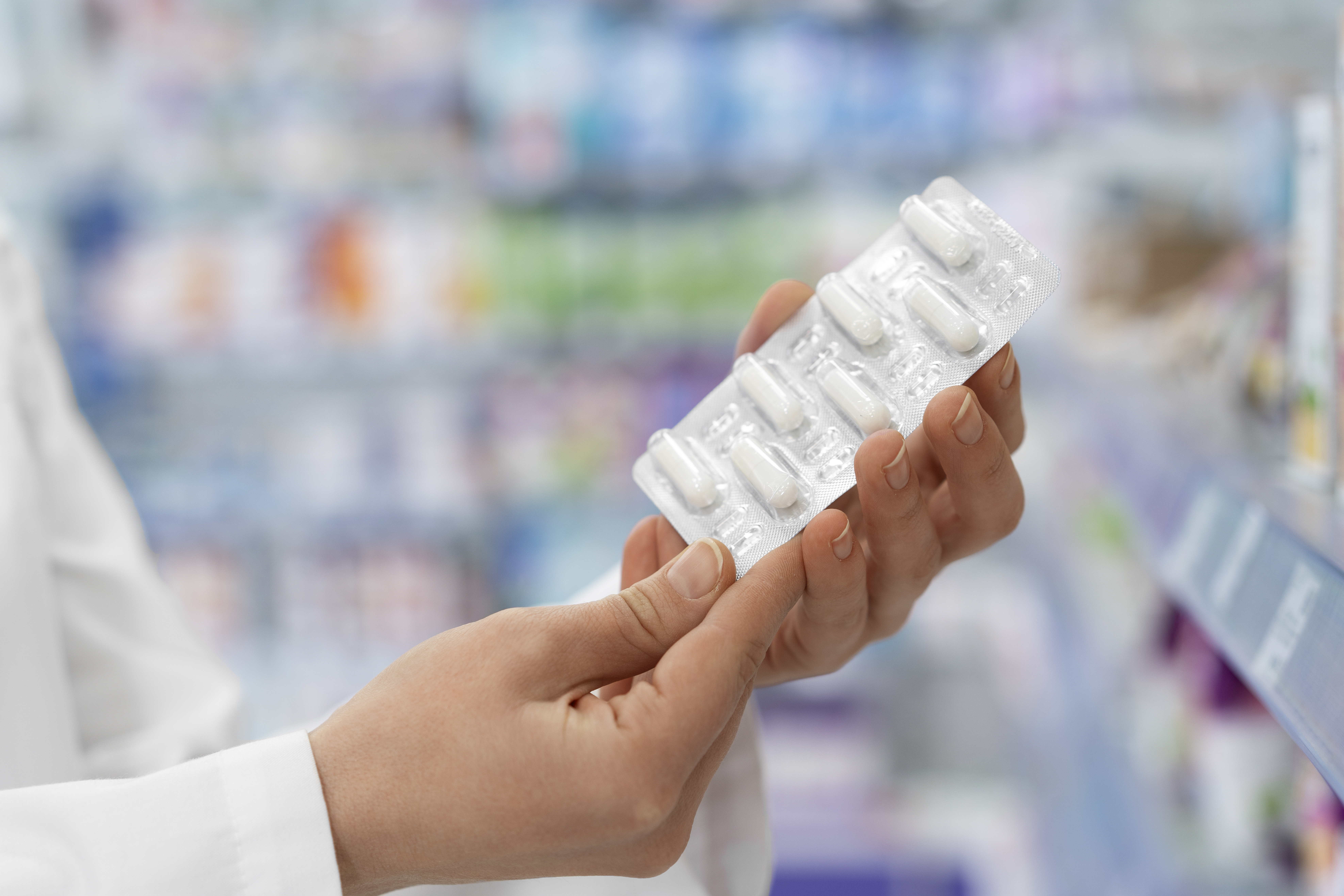 Anvisa suspende corticoide e medicamento para colesterol; saiba quais