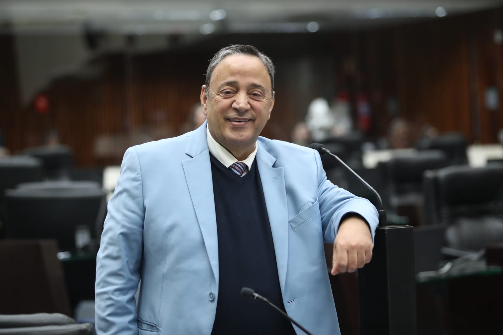 Bakri destaca investimentos em mobiliários para escolas estaduais