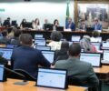 Deputados votam reduÃ§Ã£o da maioridade penal em comissÃ£o