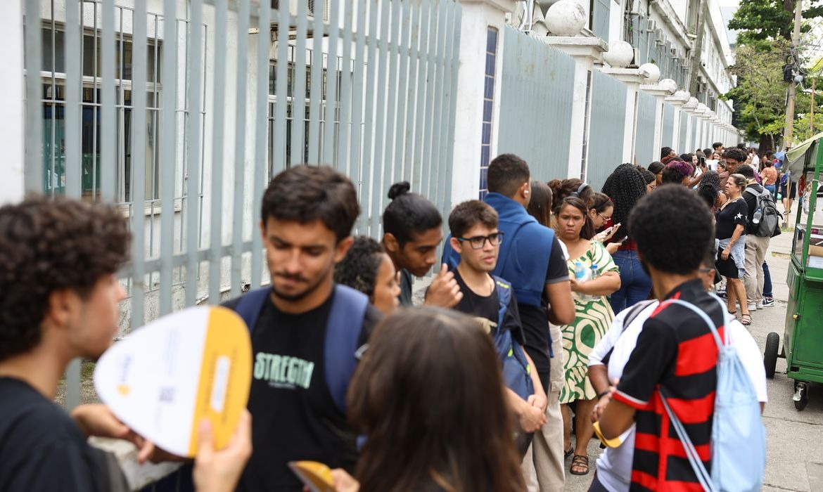 Candidatos ao Enem têm até a noite desta segunda para pagar inscrição