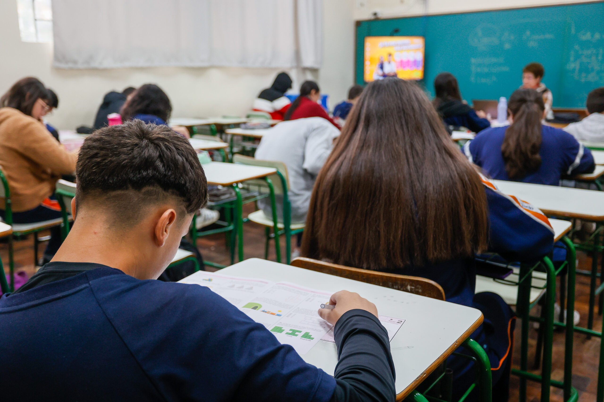 PR tem a melhor taxa de frequência escolar do ensino médio do Brasil